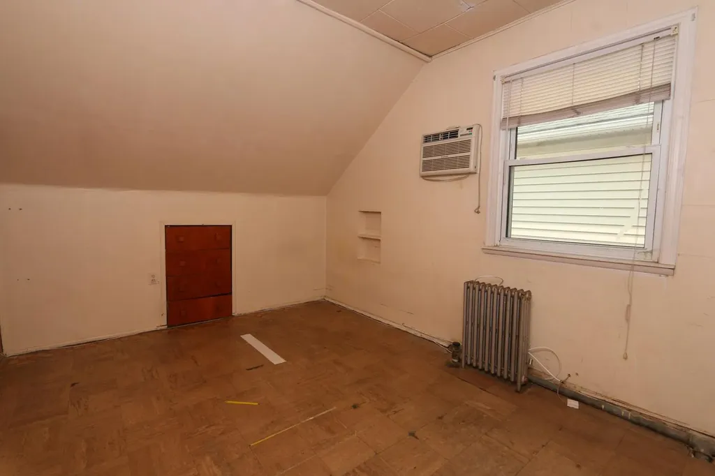 22 Primrose Drive New Hyde Park NY 11040