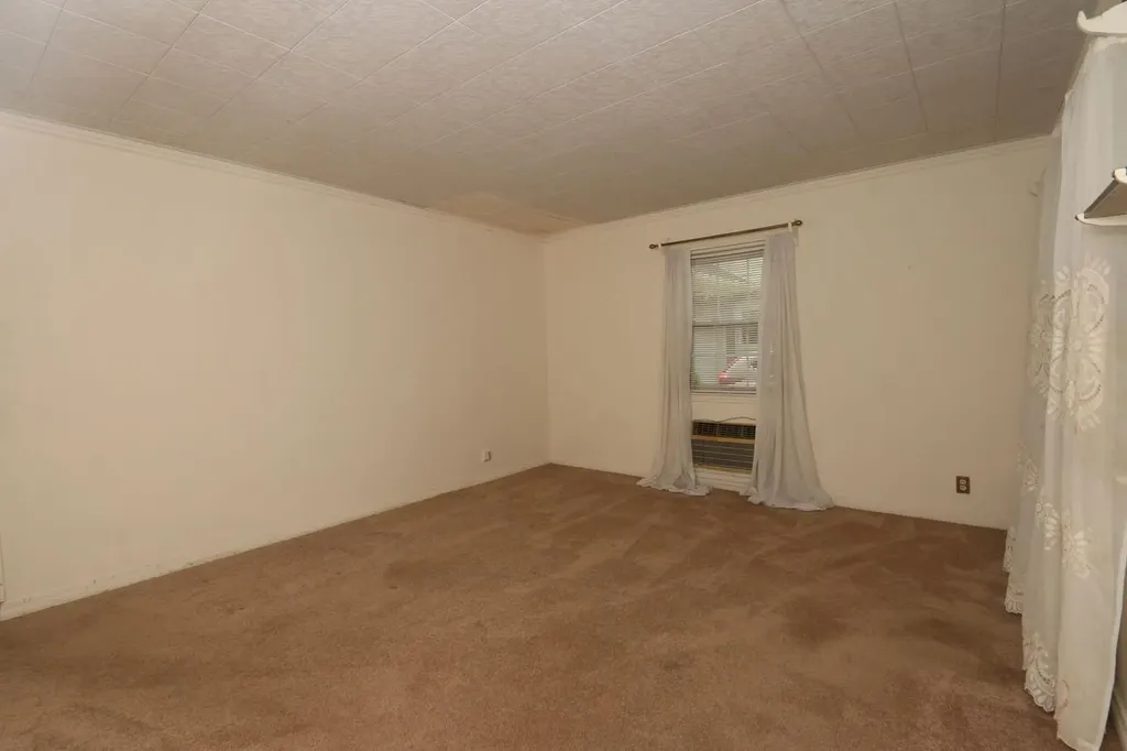 22 Primrose Drive New Hyde Park NY 11040