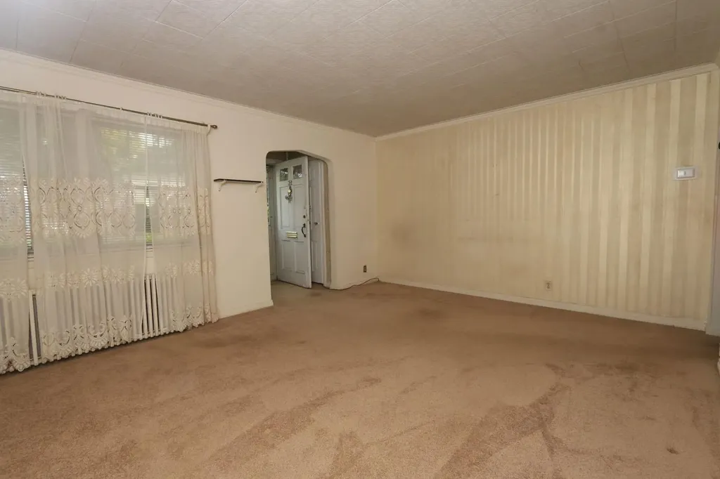22 Primrose Drive New Hyde Park NY 11040