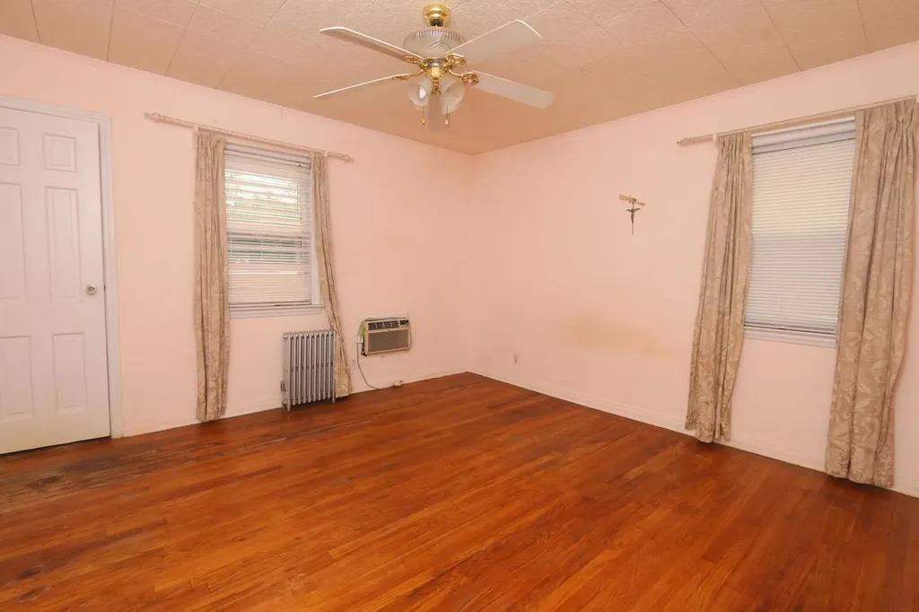 22 Primrose Drive New Hyde Park NY 11040