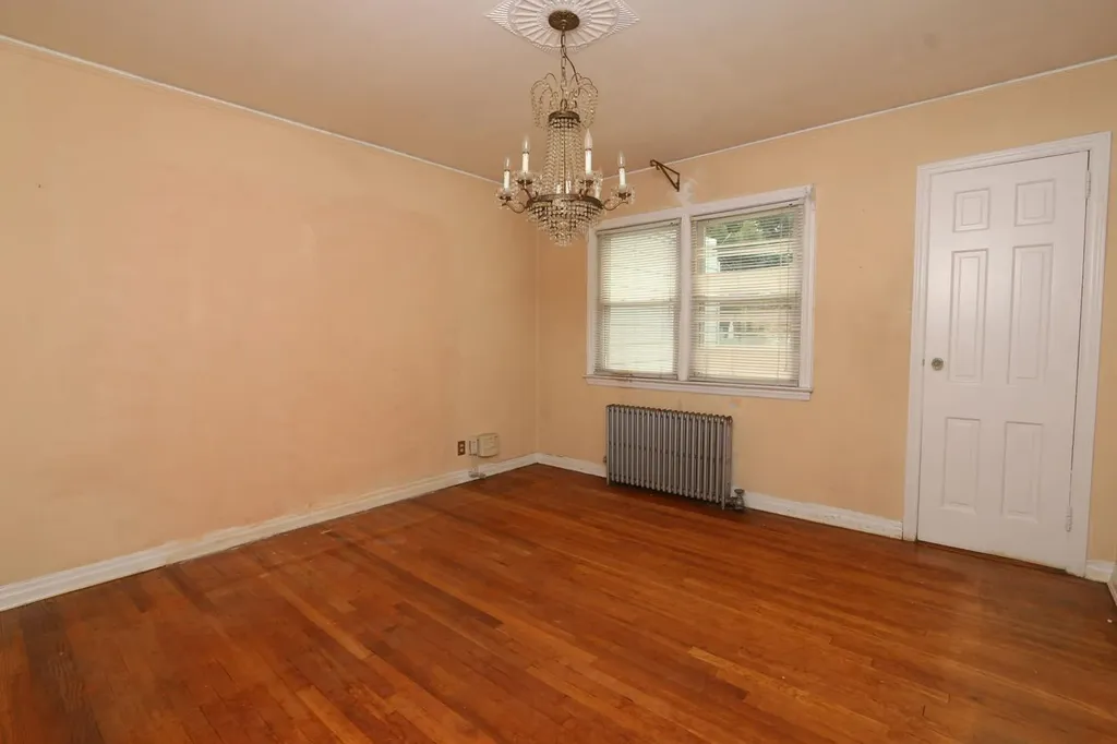 22 Primrose Drive New Hyde Park NY 11040