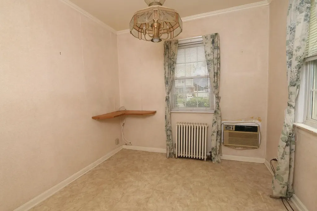 22 Primrose Drive New Hyde Park NY 11040