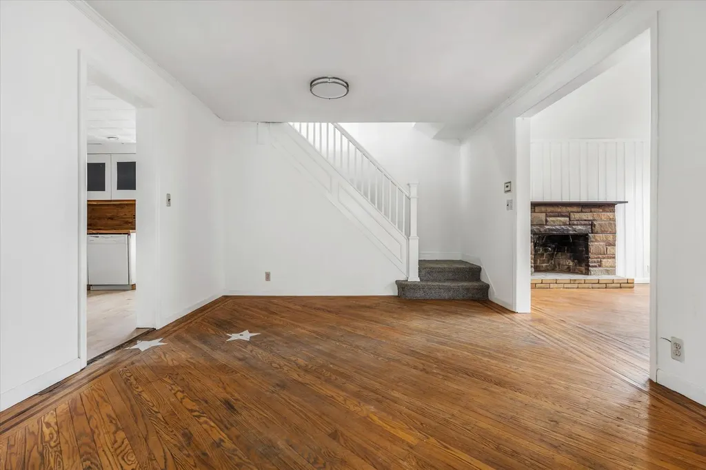 395 Hewlett Parkway Hewlett NY 11557