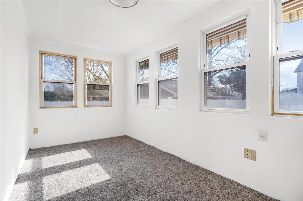 395 Hewlett Parkway Hewlett NY 11557