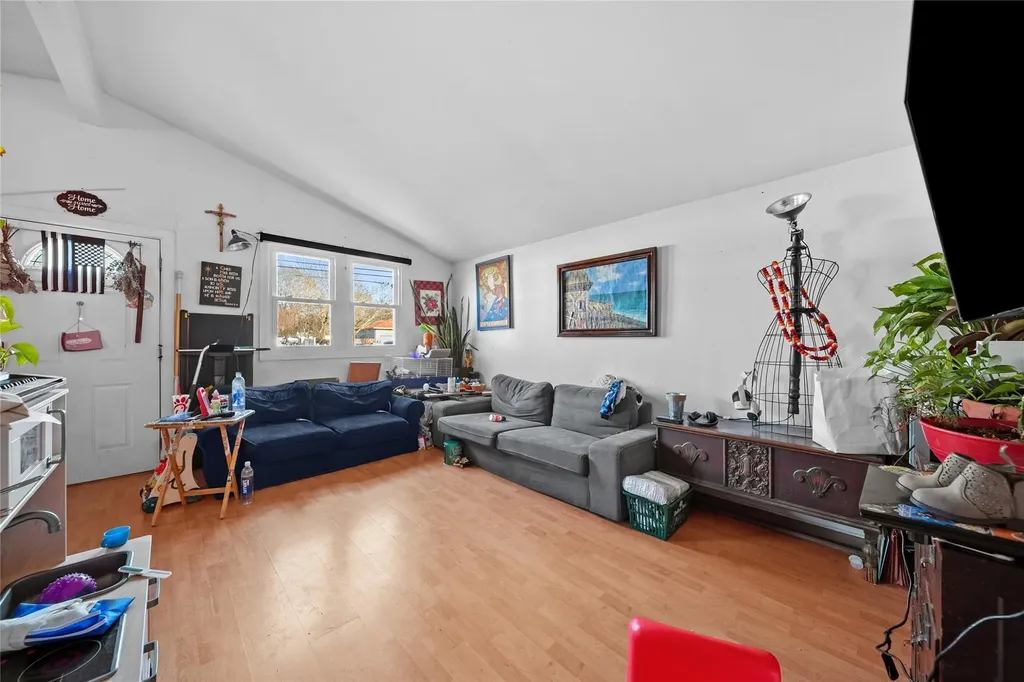 1117 Nugent Avenue Bay Shore NY 11706