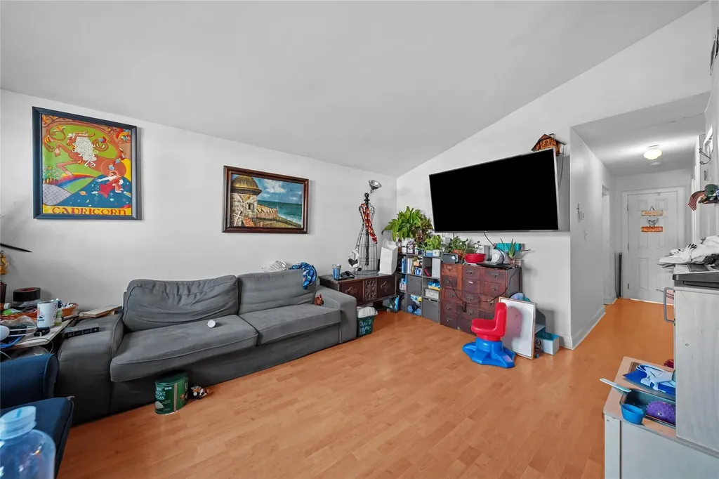 1117 Nugent Avenue Bay Shore NY 11706