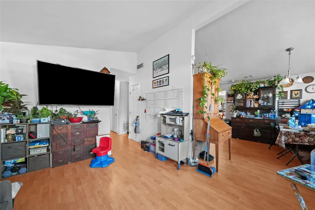 1117 Nugent Avenue Bay Shore NY 11706