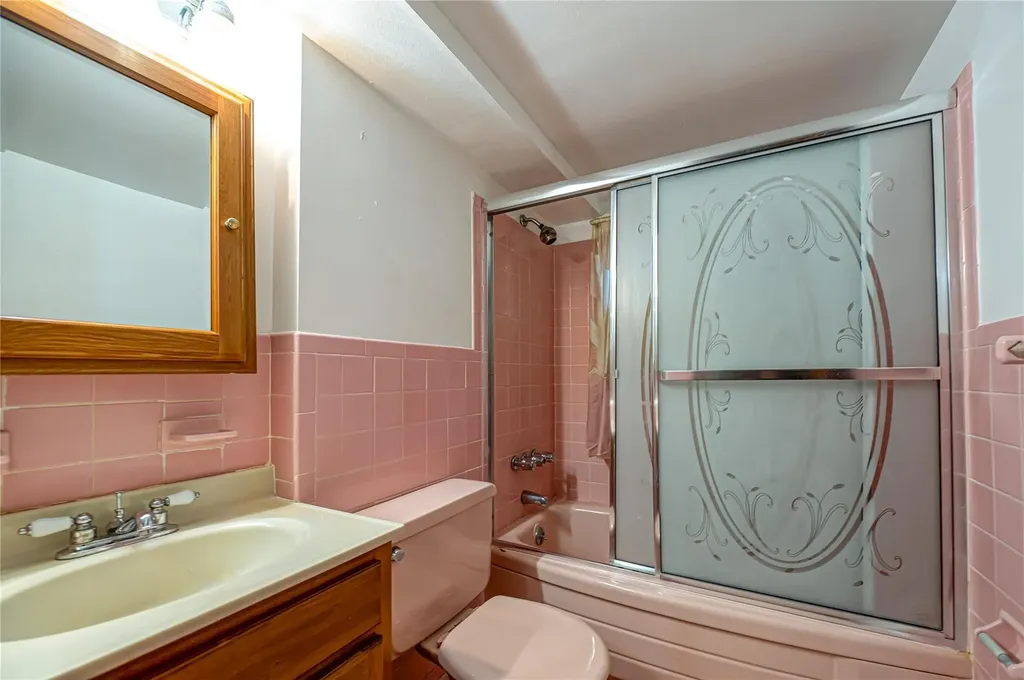 63 Central Avenue Lynbrook NY 11563