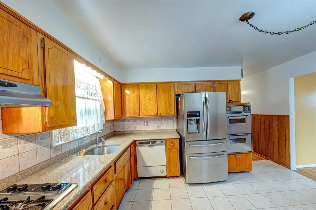 63 Central Avenue Lynbrook NY 11563