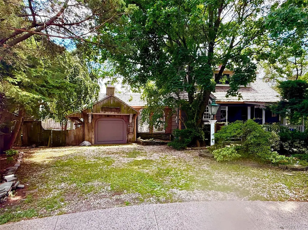 335 Arthur Street Freeport NY 11520