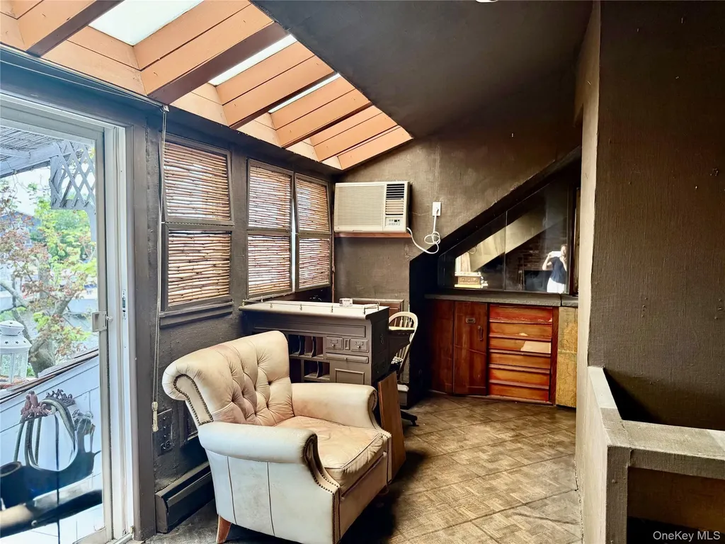 335 Arthur Street Freeport NY 11520