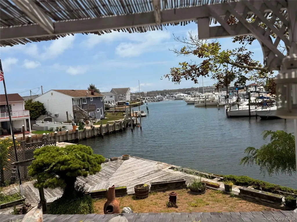 335 Arthur Street Freeport NY 11520