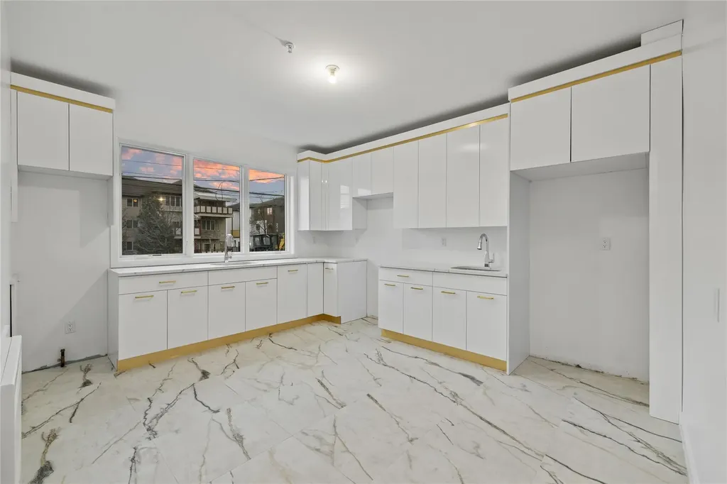 151 Blauvelt Road Monsey NY 10952