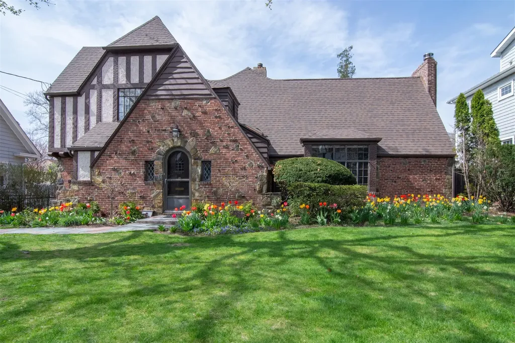125 Reed Avenue Pelham NY 10803