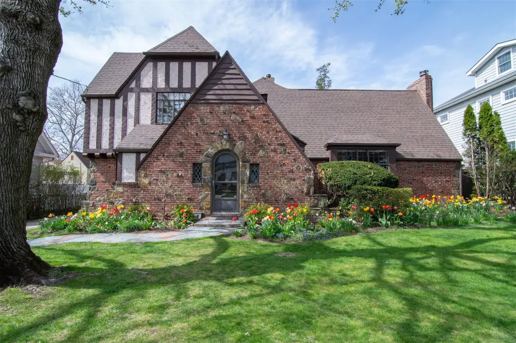 125 Reed Avenue Pelham NY 10803