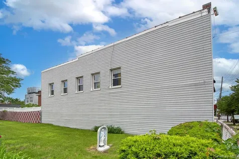 3243 Ampere Avenue Bronx NY 10465