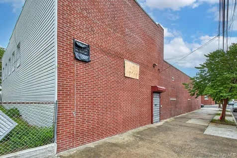 3243 Ampere Avenue Bronx NY 10465