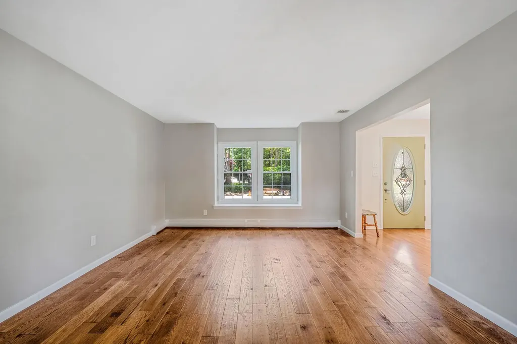 44 Vineyard Way Mount Sinai NY 11766