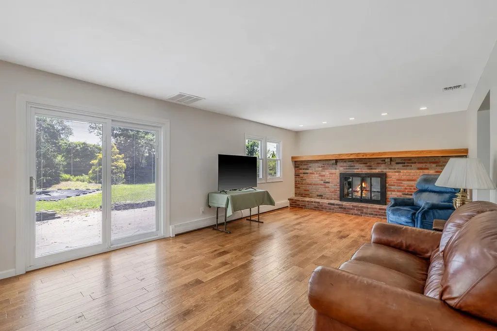 44 Vineyard Way Mount Sinai NY 11766