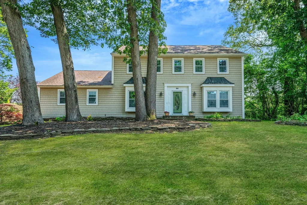 44 Vineyard Way Mount Sinai NY 11766