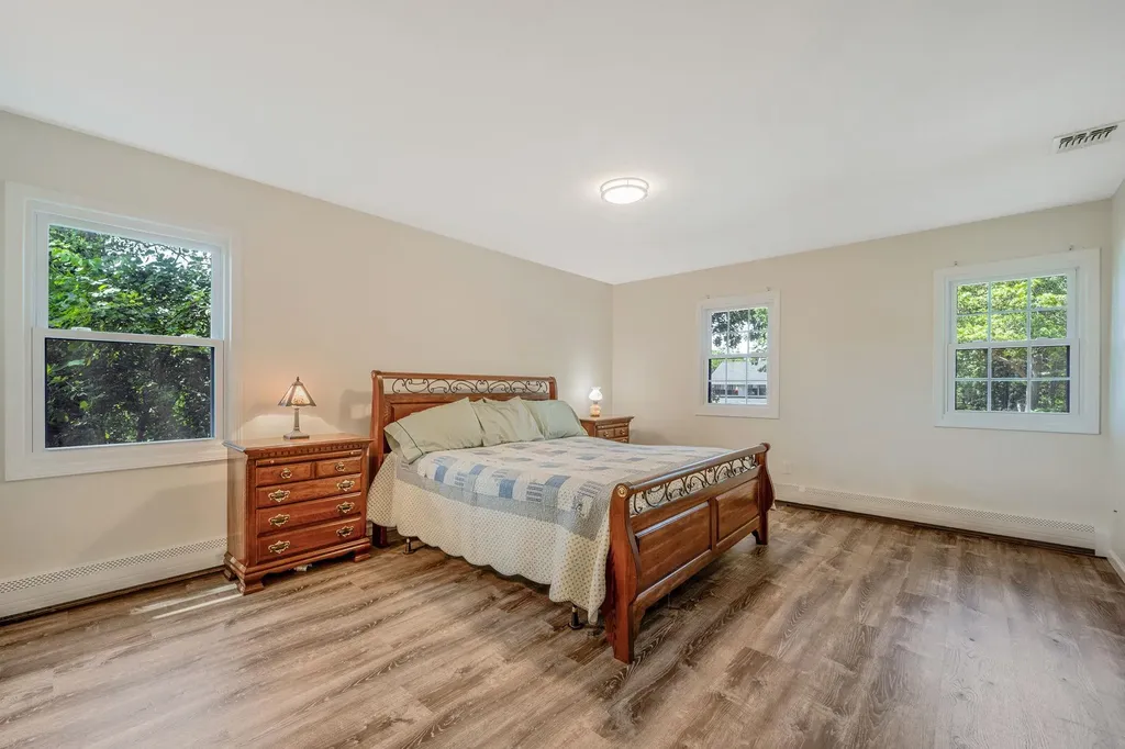 44 Vineyard Way Mount Sinai NY 11766