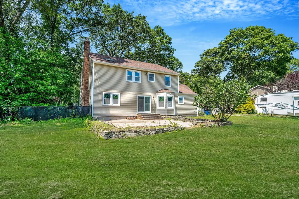 44 Vineyard Way Mount Sinai NY 11766