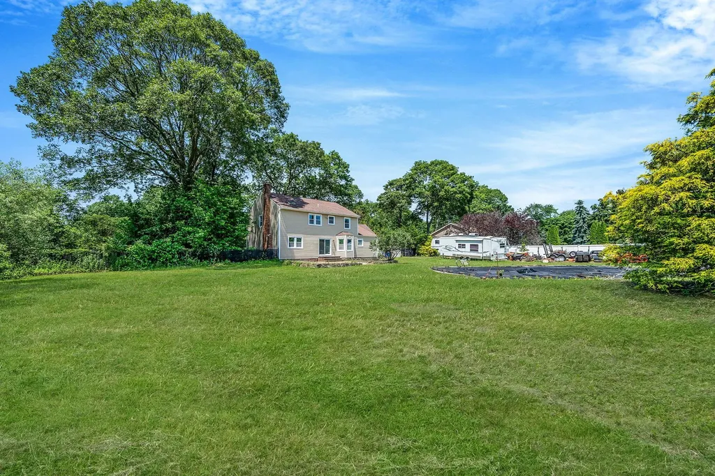 44 Vineyard Way Mount Sinai NY 11766