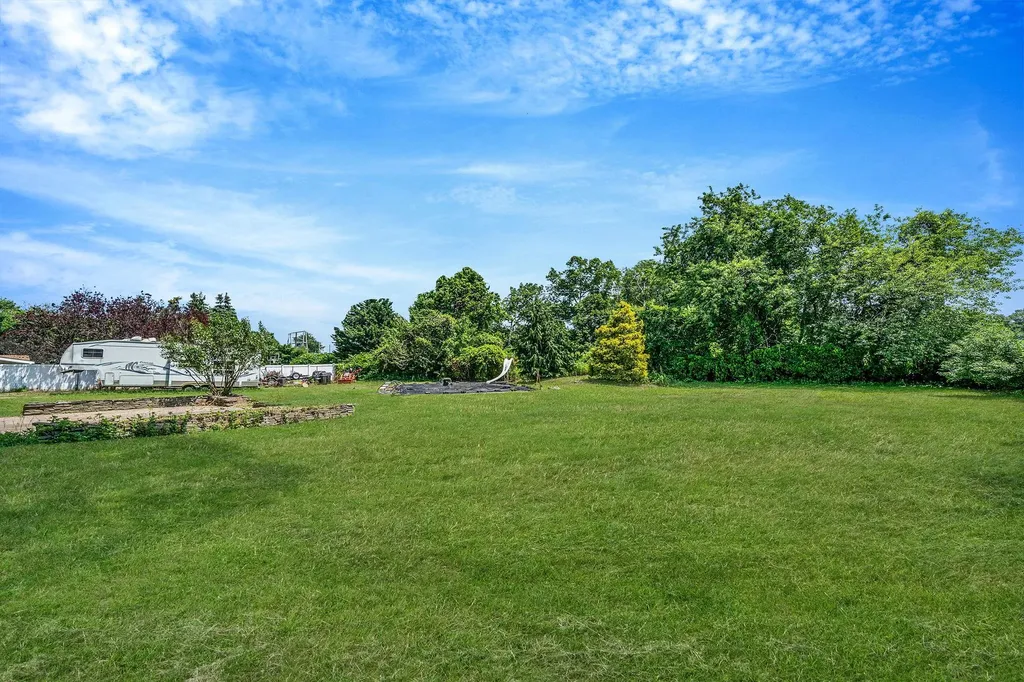 44 Vineyard Way Mount Sinai NY 11766