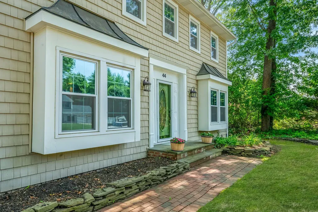 44 Vineyard Way Mount Sinai NY 11766