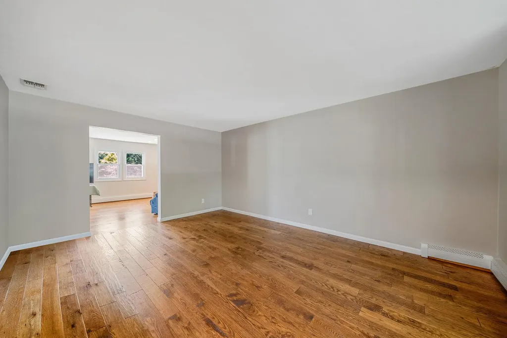 44 Vineyard Way Mount Sinai NY 11766