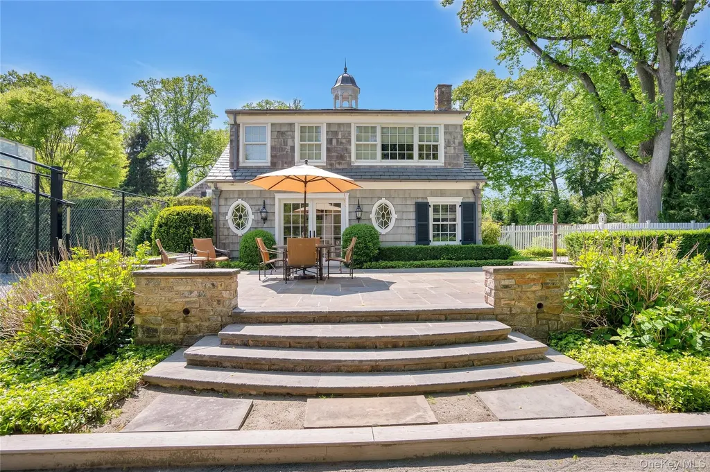 191 Elderfields Road Manhasset NY 11030
