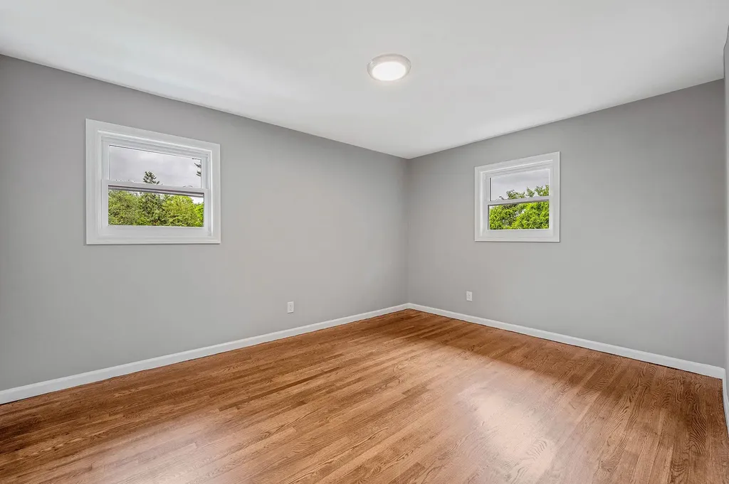 116 Amsterdam Avenue West Babylon NY 11704