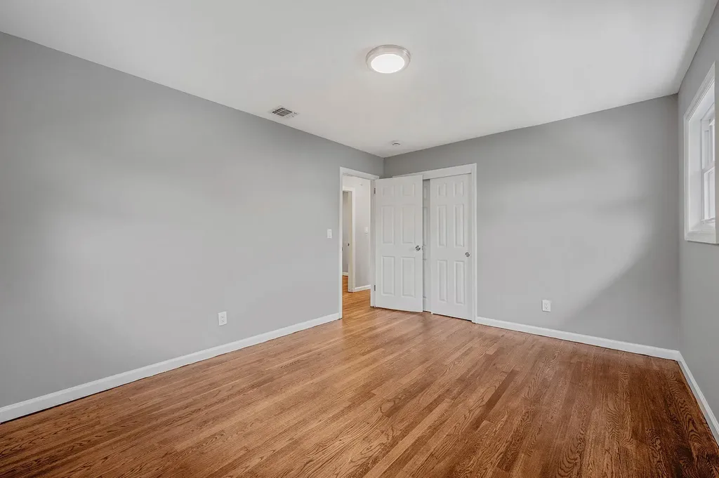 116 Amsterdam Avenue West Babylon NY 11704