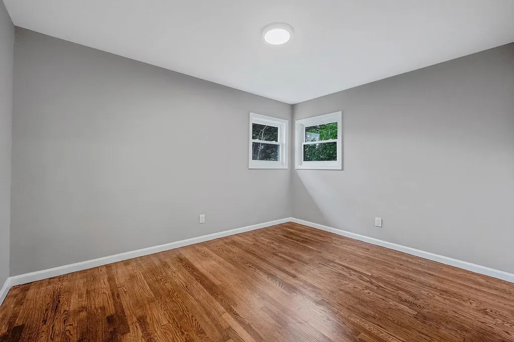 116 Amsterdam Avenue West Babylon NY 11704