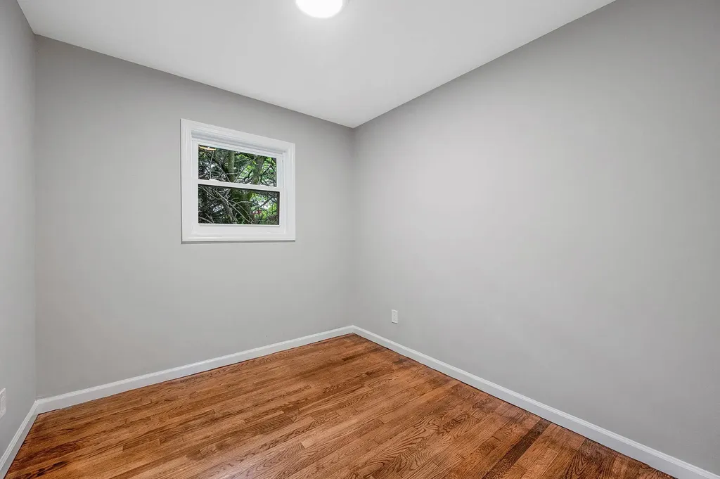 116 Amsterdam Avenue West Babylon NY 11704