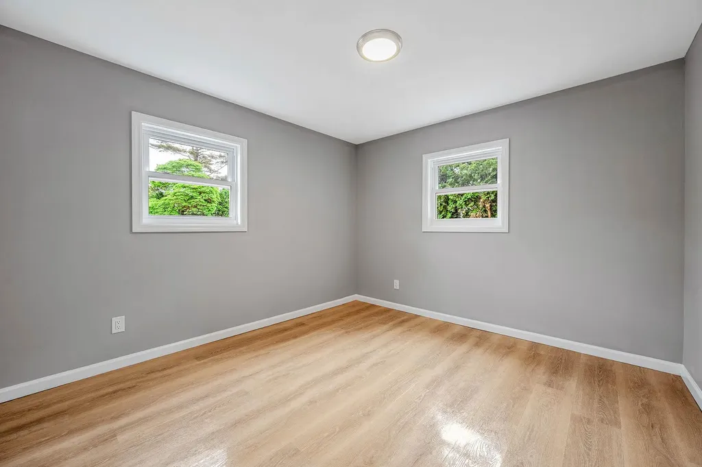 116 Amsterdam Avenue West Babylon NY 11704