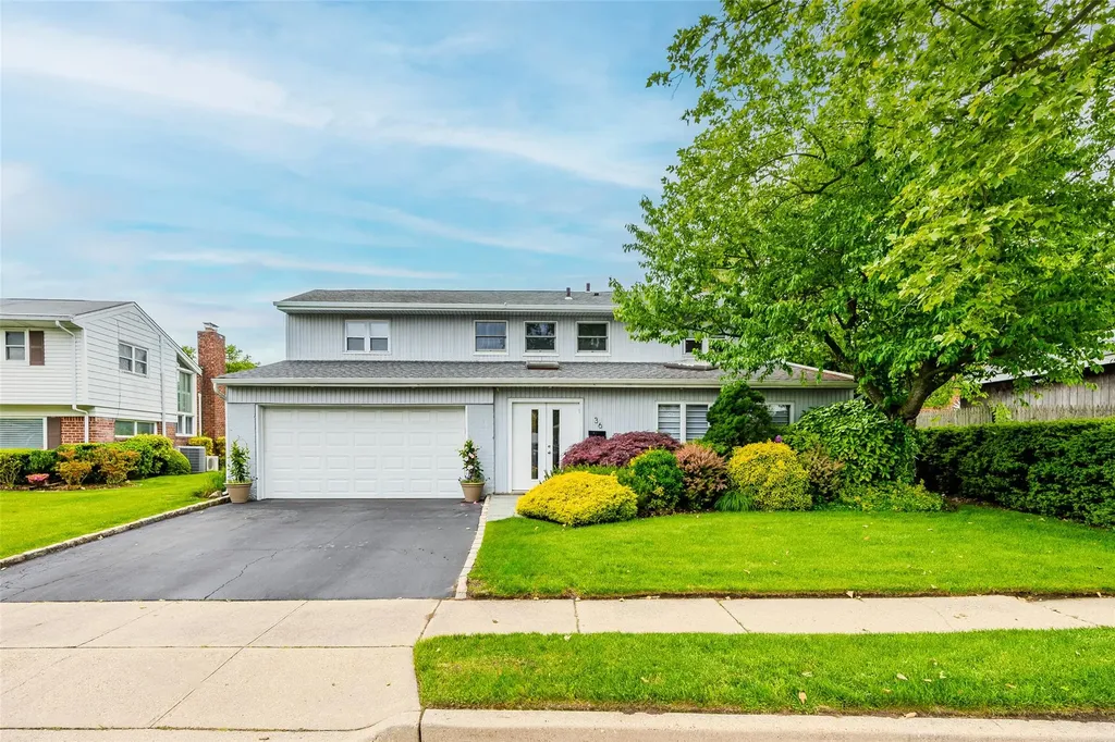 36 Randy Lane Plainview NY 11803