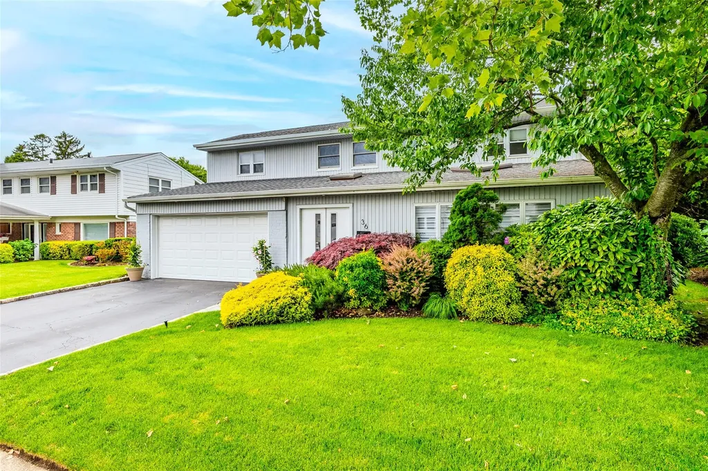 36 Randy Lane Plainview NY 11803