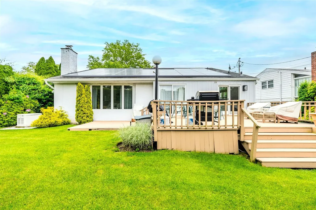 36 Randy Lane Plainview NY 11803