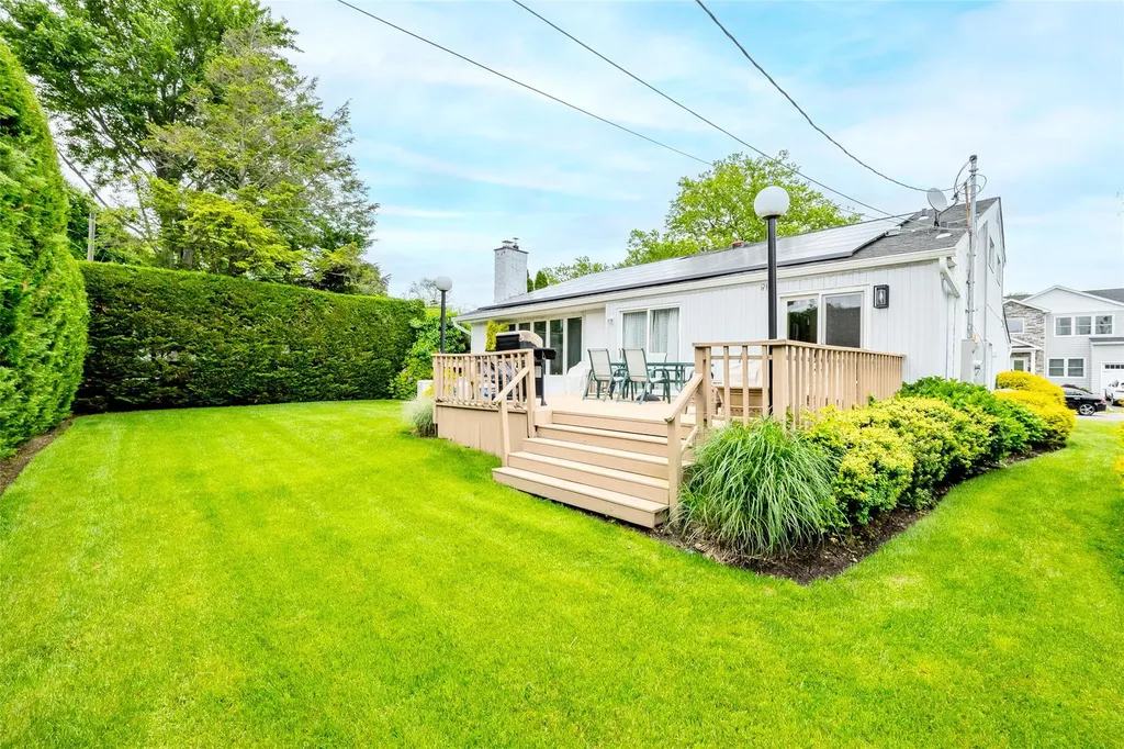 36 Randy Lane Plainview NY 11803