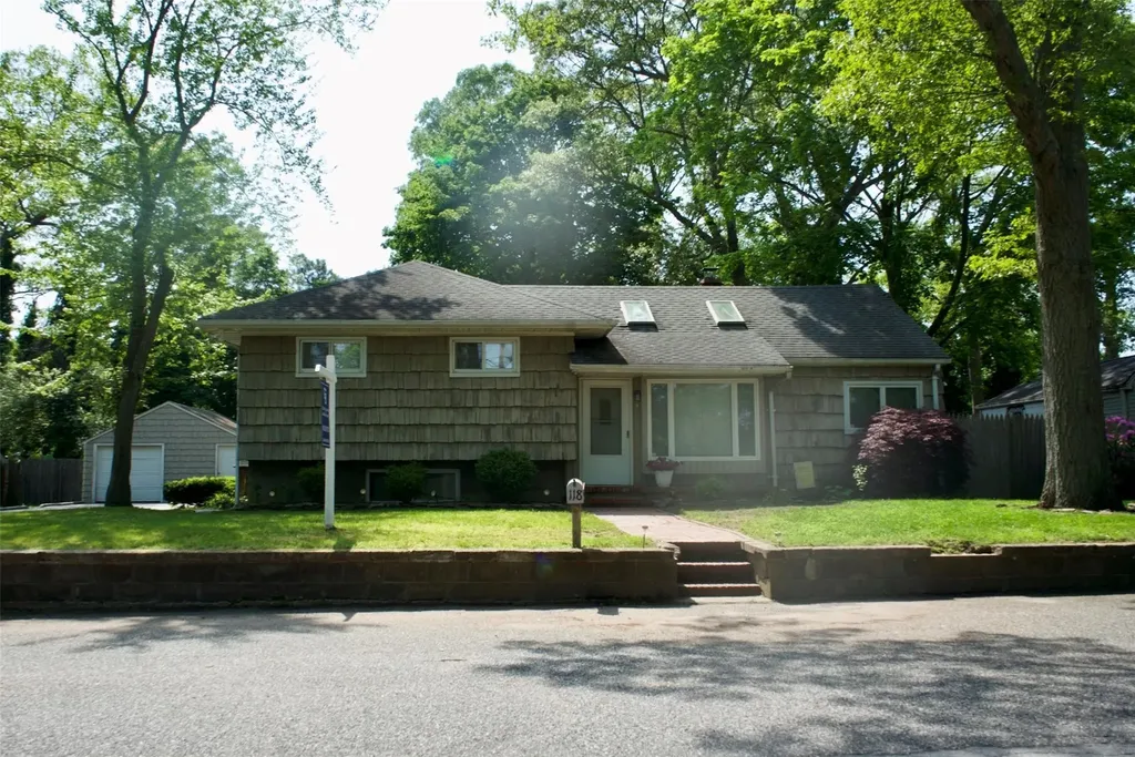 118 Truberg Avenue Patchogue NY 11772