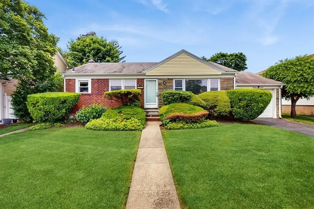 29 Melanie Lane Syosset NY 11791
