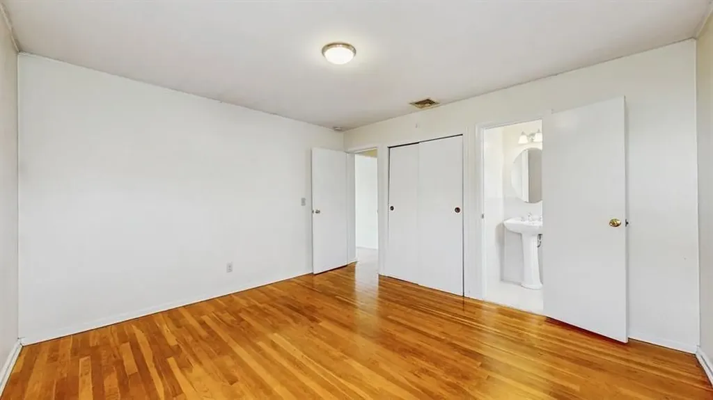 29 Melanie Lane Syosset NY 11791
