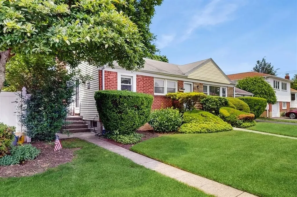 29 Melanie Lane Syosset NY 11791
