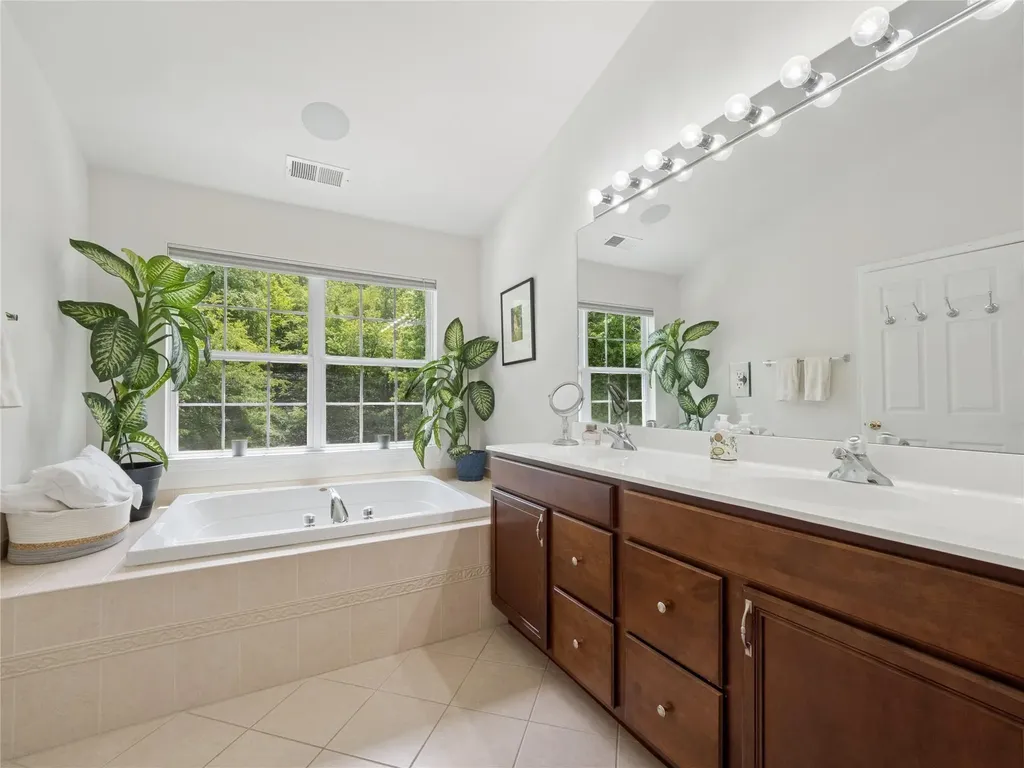 870 Huntington Drive Fishkill NY 12524