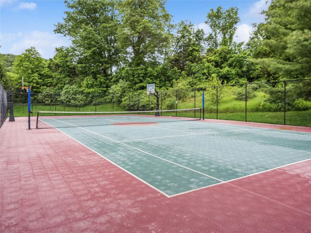 870 Huntington Drive Fishkill NY 12524