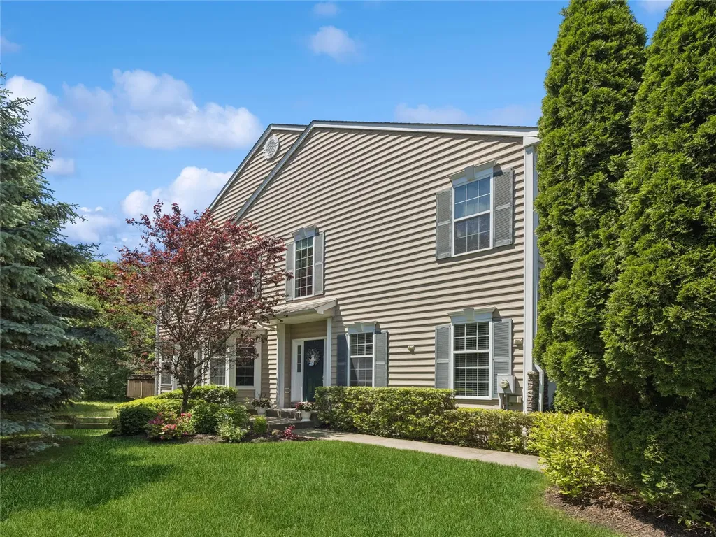 870 Huntington Drive Fishkill NY 12524