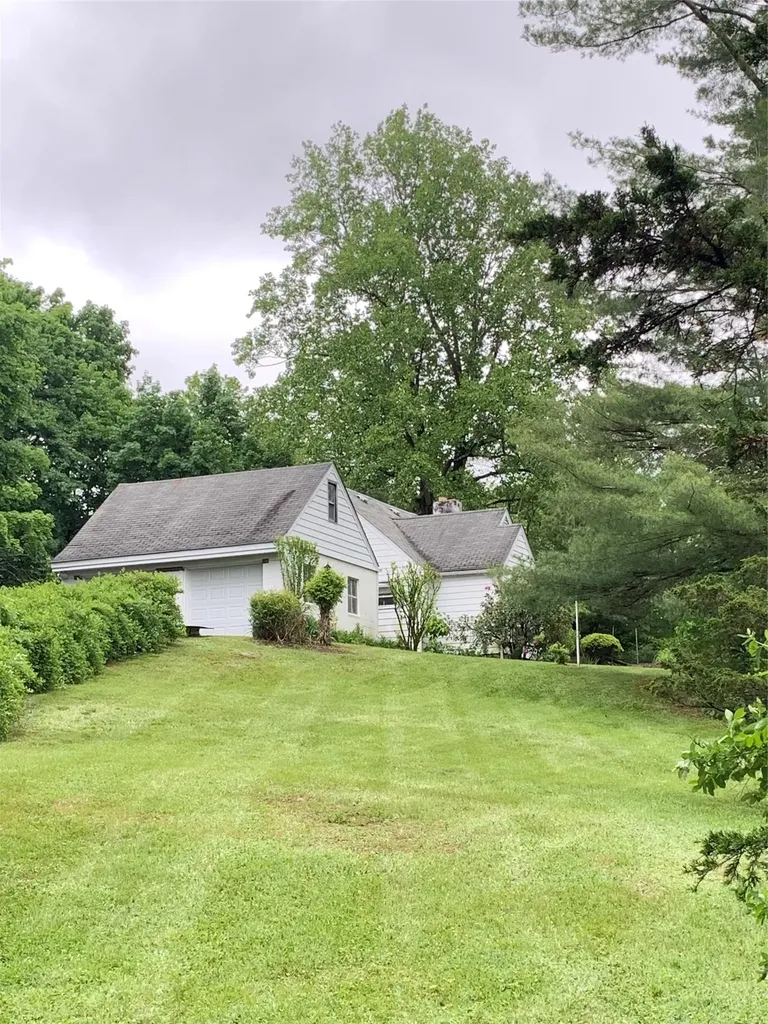 48 Sedgewick Road Poughkeepsie NY 12603