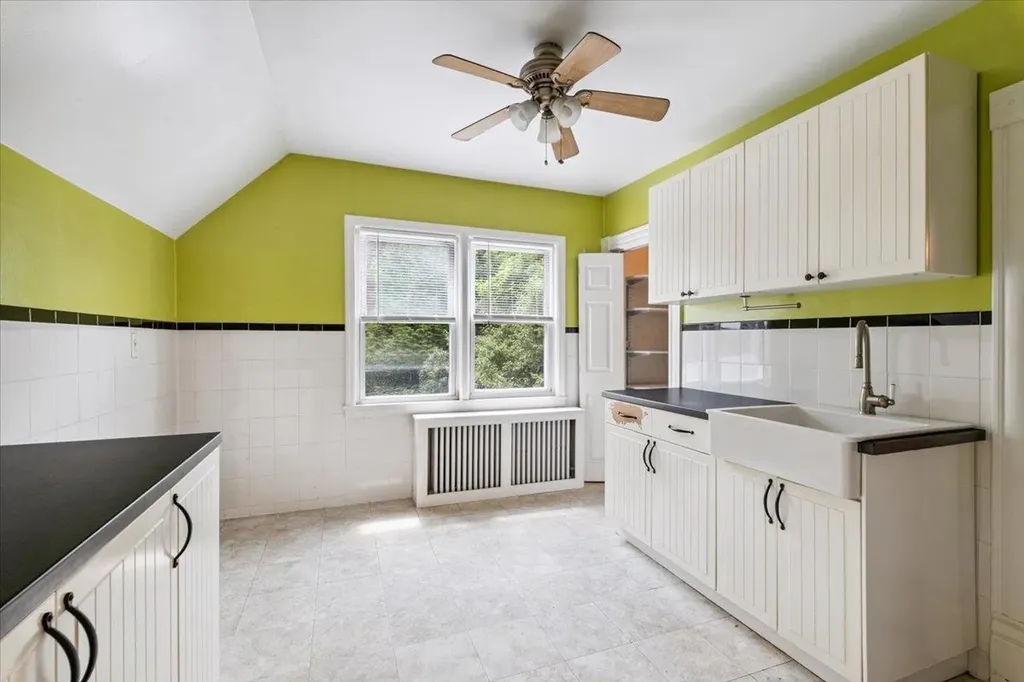 102 Burhans Avenue Yonkers NY 10701