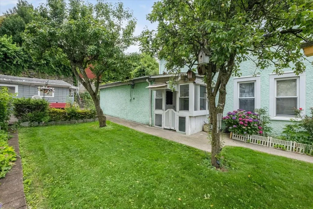 102 Burhans Avenue Yonkers NY 10701